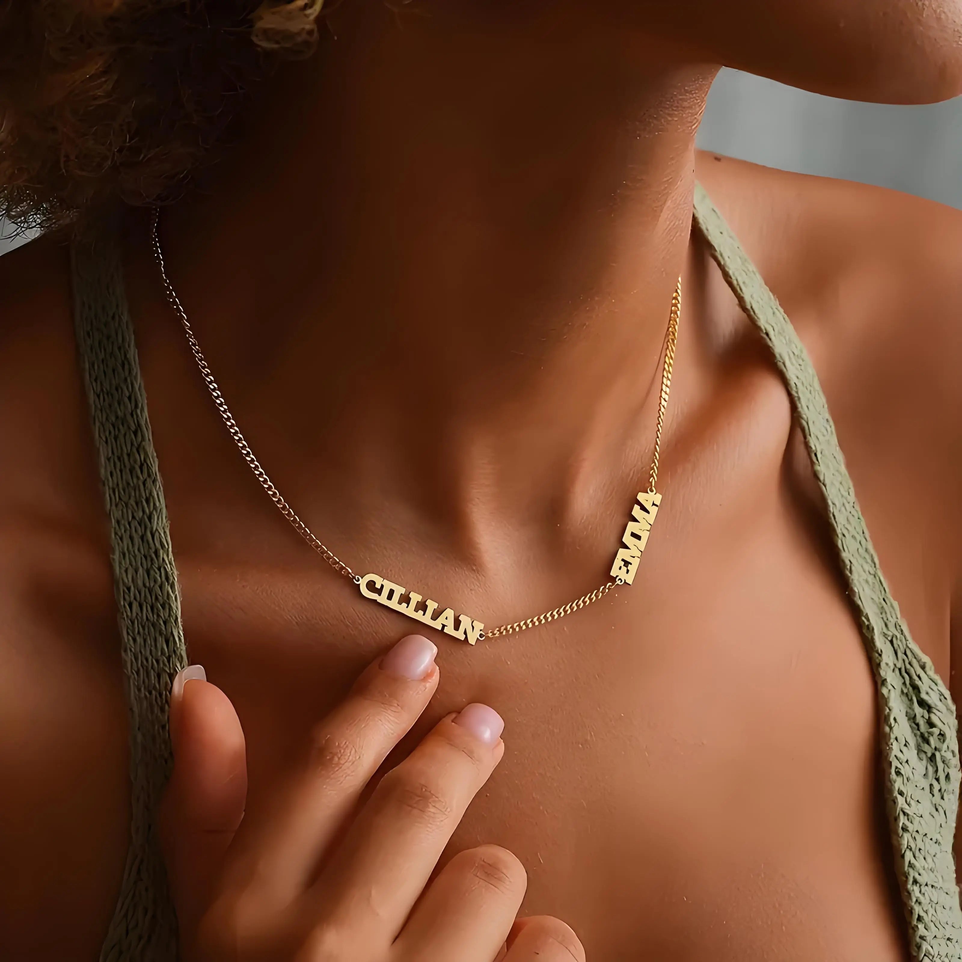 Lumière Name Necklace